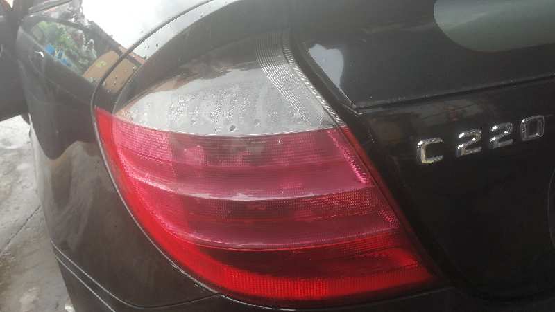 MERCEDES-BENZ C-Class W203/S203/CL203 (2000-2008) Feu arrière gauche A2038200564 18472375