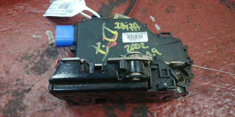 SEAT Cordoba 2 generation (1999-2009) Front Left Door Lock 991990101 18459268