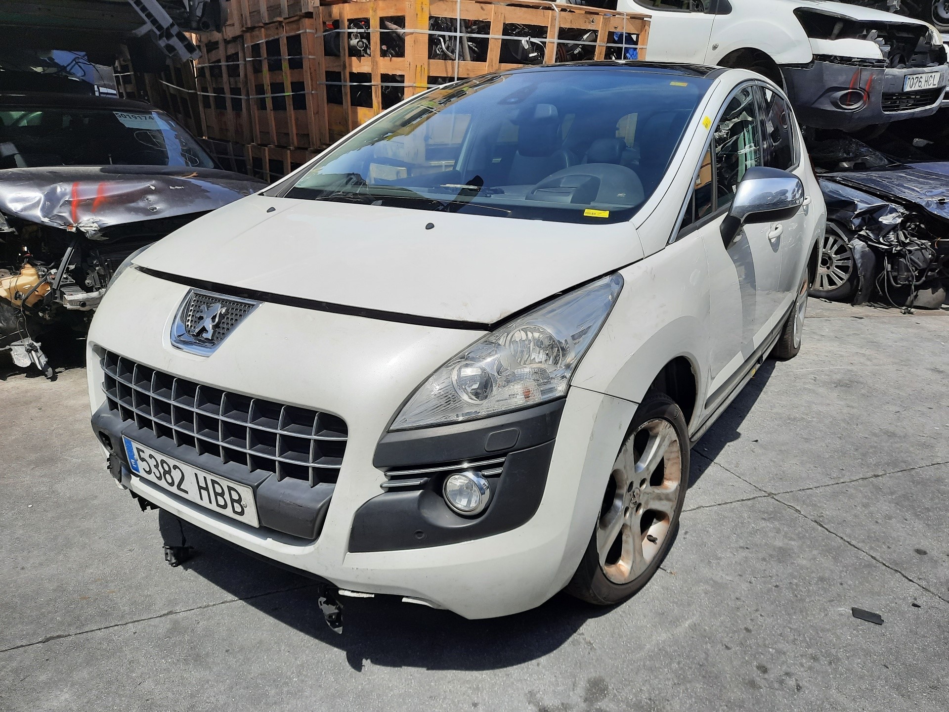 PEUGEOT 3008 1 generation (2010-2016) Vindrutetorkare fram 3397021288,9671062180 24599097