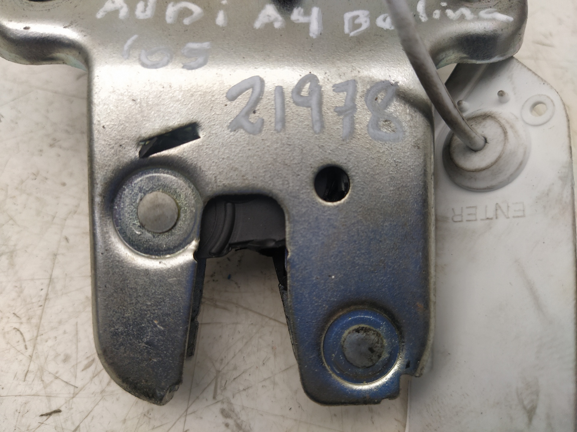 AUDI A4 B7/8E (2004-2008) Tailgate Boot Lock 4F5827505D 23721798