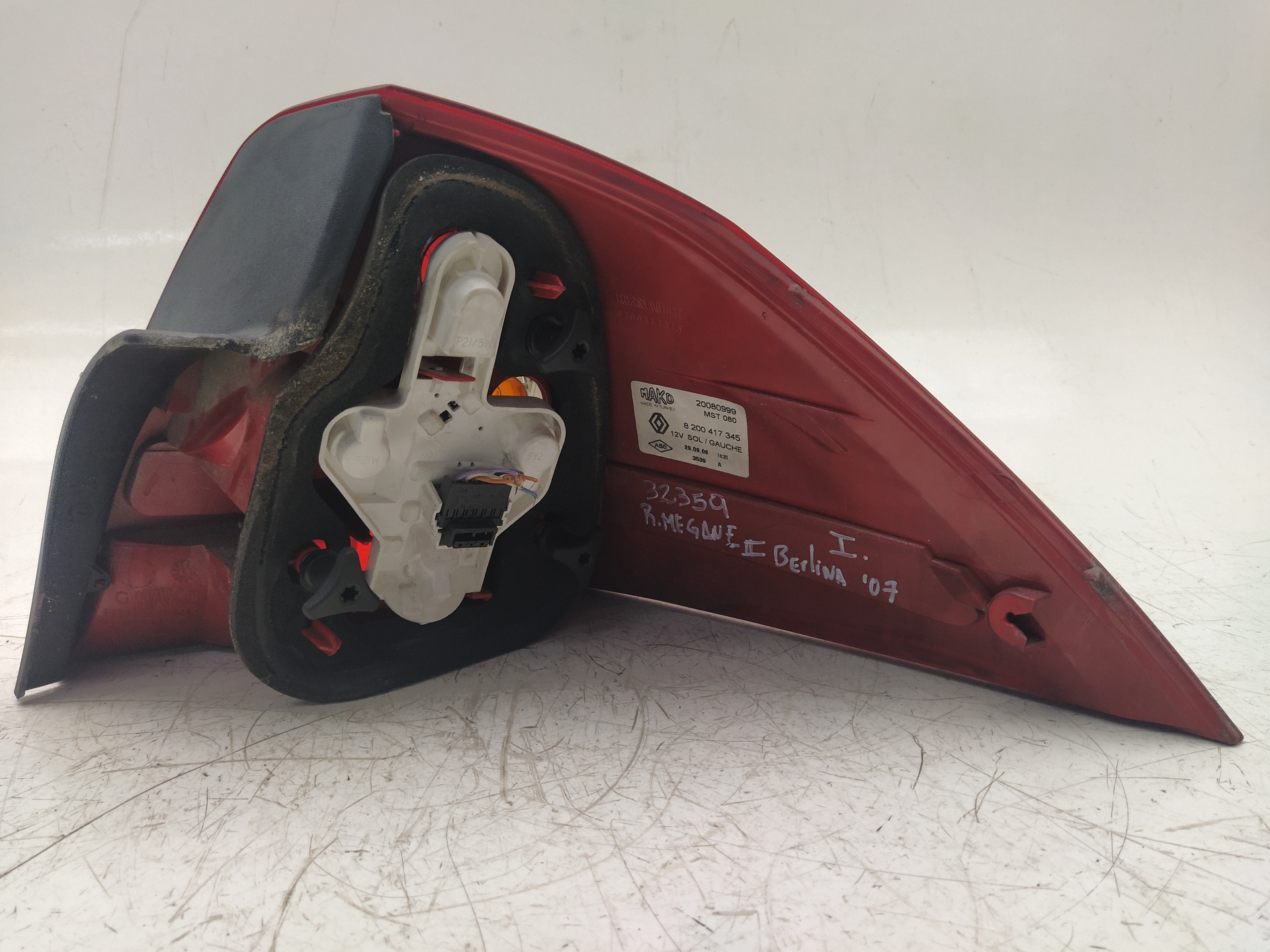 RENAULT Megane 2 generation (2002-2012) Rear Left Taillight 8200417345 25401637