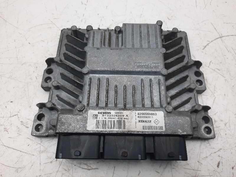 RENAULT Scenic 2 generation (2003-2010) Motora vadības bloks 8200565863 18544521