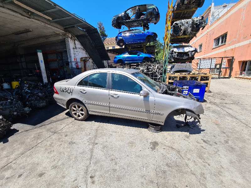 MERCEDES-BENZ C-Class W203/S203/CL203 (2000-2008) Ступица передняя правая 2043320201 18520504