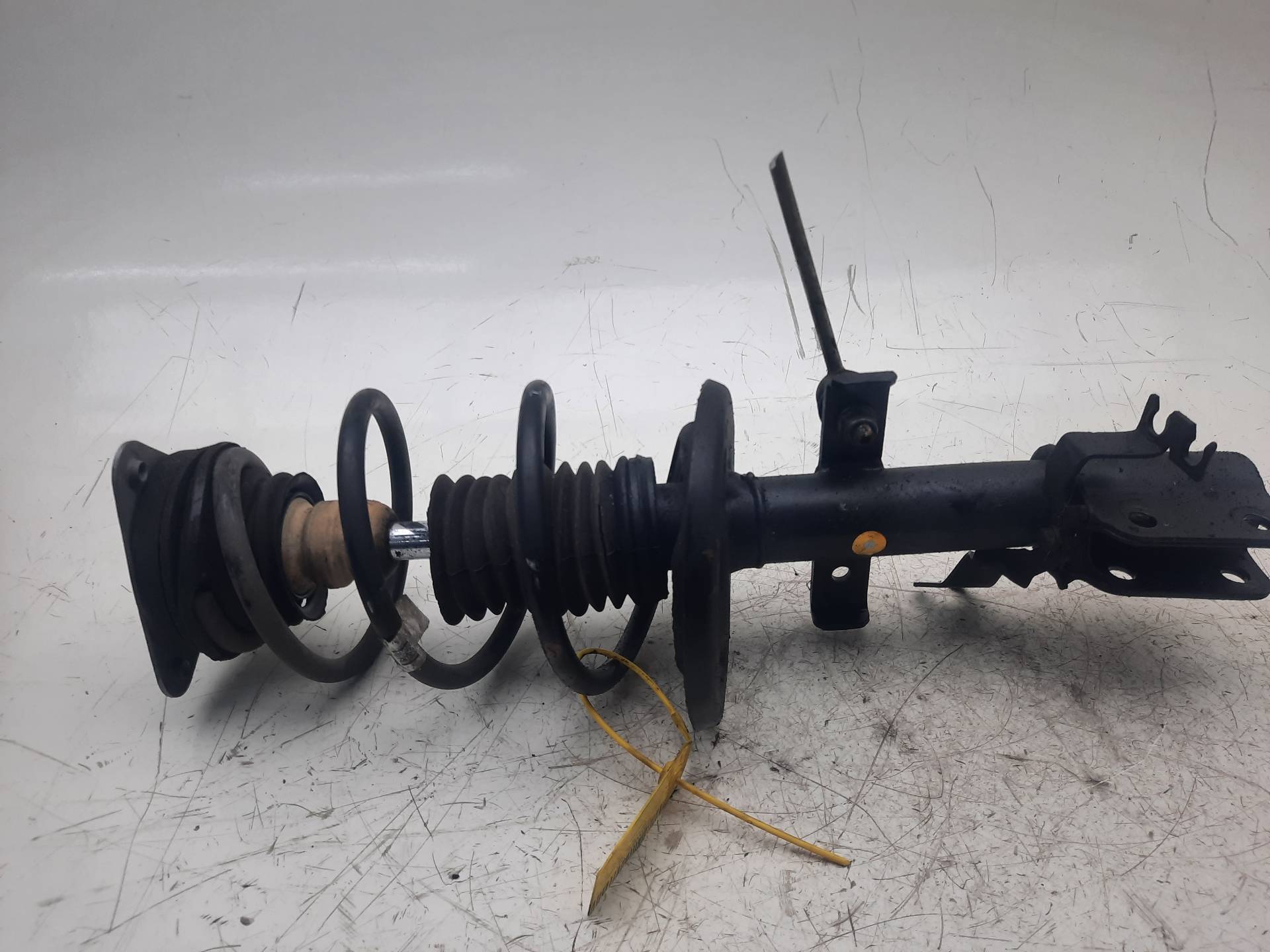 RENAULT Clio 4 generation (2012-2020) Front Left Shock Absorber 18577010