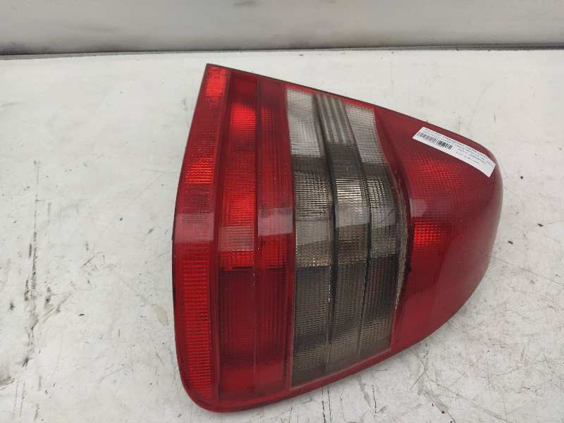 MERCEDES-BENZ C-Class W202/S202 (1993-2001) Rear Right Taillight Lamp 2028201264 18502164
