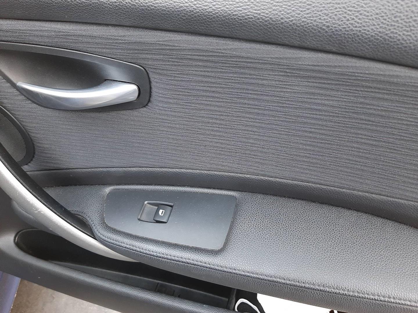 BMW 1 Series E81/E82/E87/E88 (2004-2013) Priekinių dešinių durų langų pakėlimo mygtukai 61316970242 18575638