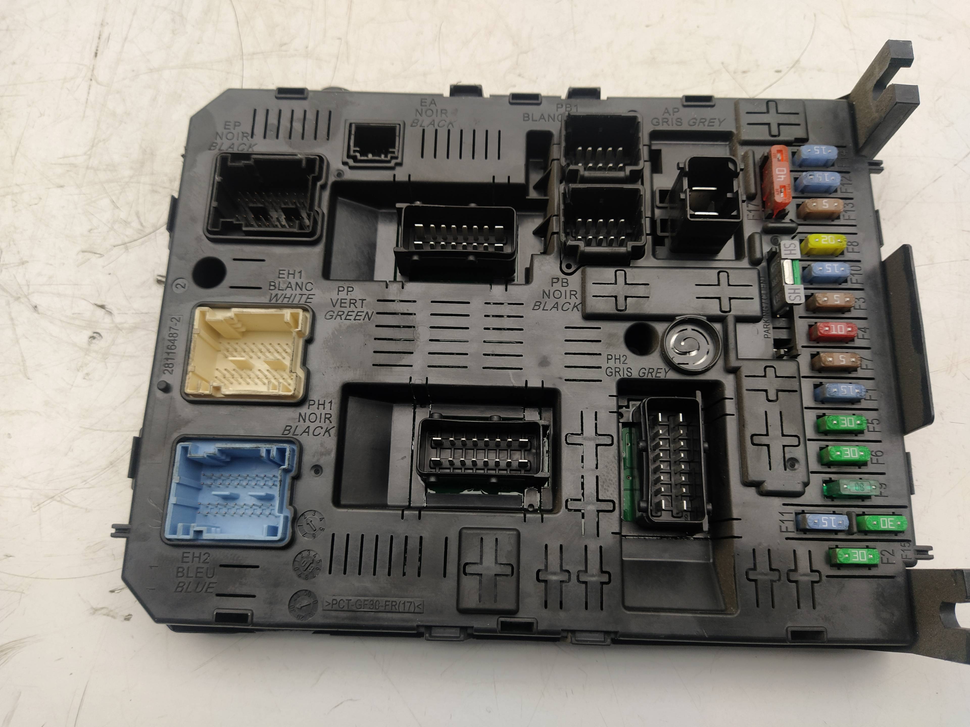 PEUGEOT C4 1 generation (2004-2011) Fuse Box 281208364 18621824