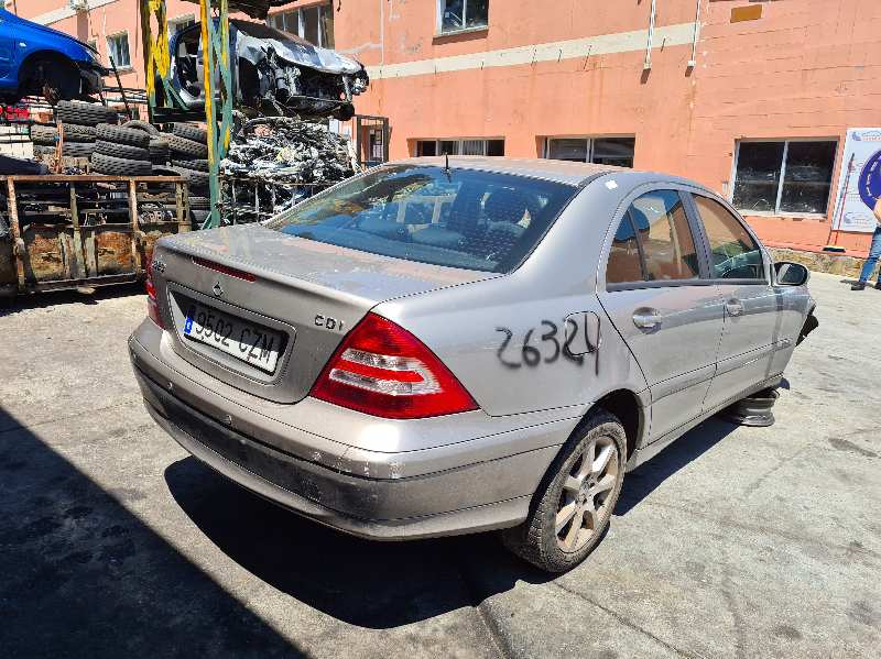 MERCEDES-BENZ C-Class W203/S203/CL203 (2000-2008) Ступица передняя правая 2043320201 18520504