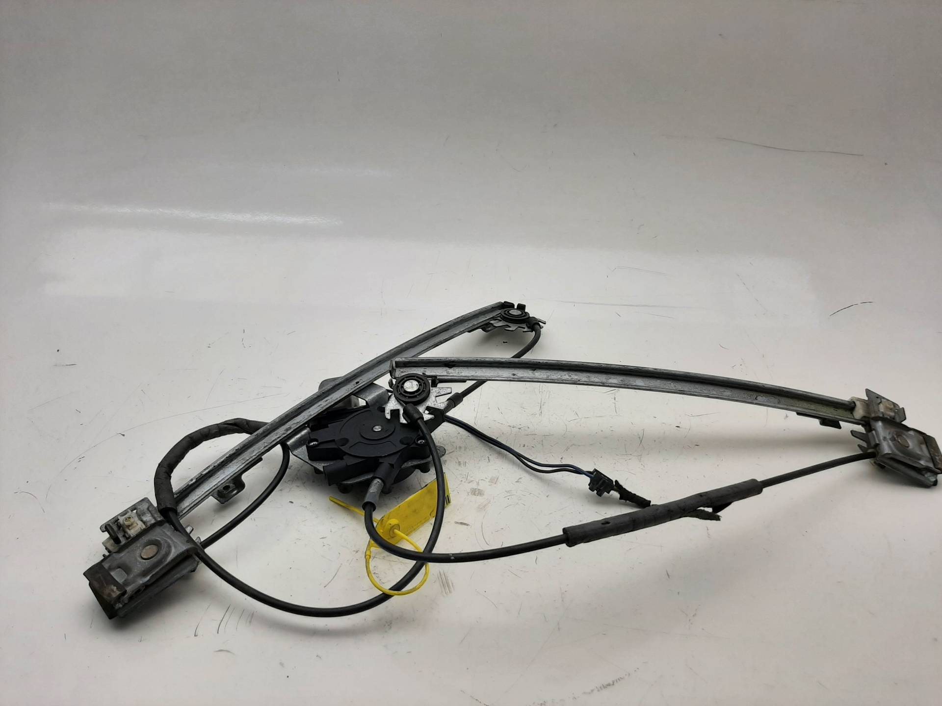 NISSAN Cordoba 1 generation (1993-2003) Front Right Door Window Regulator D239905 18572831