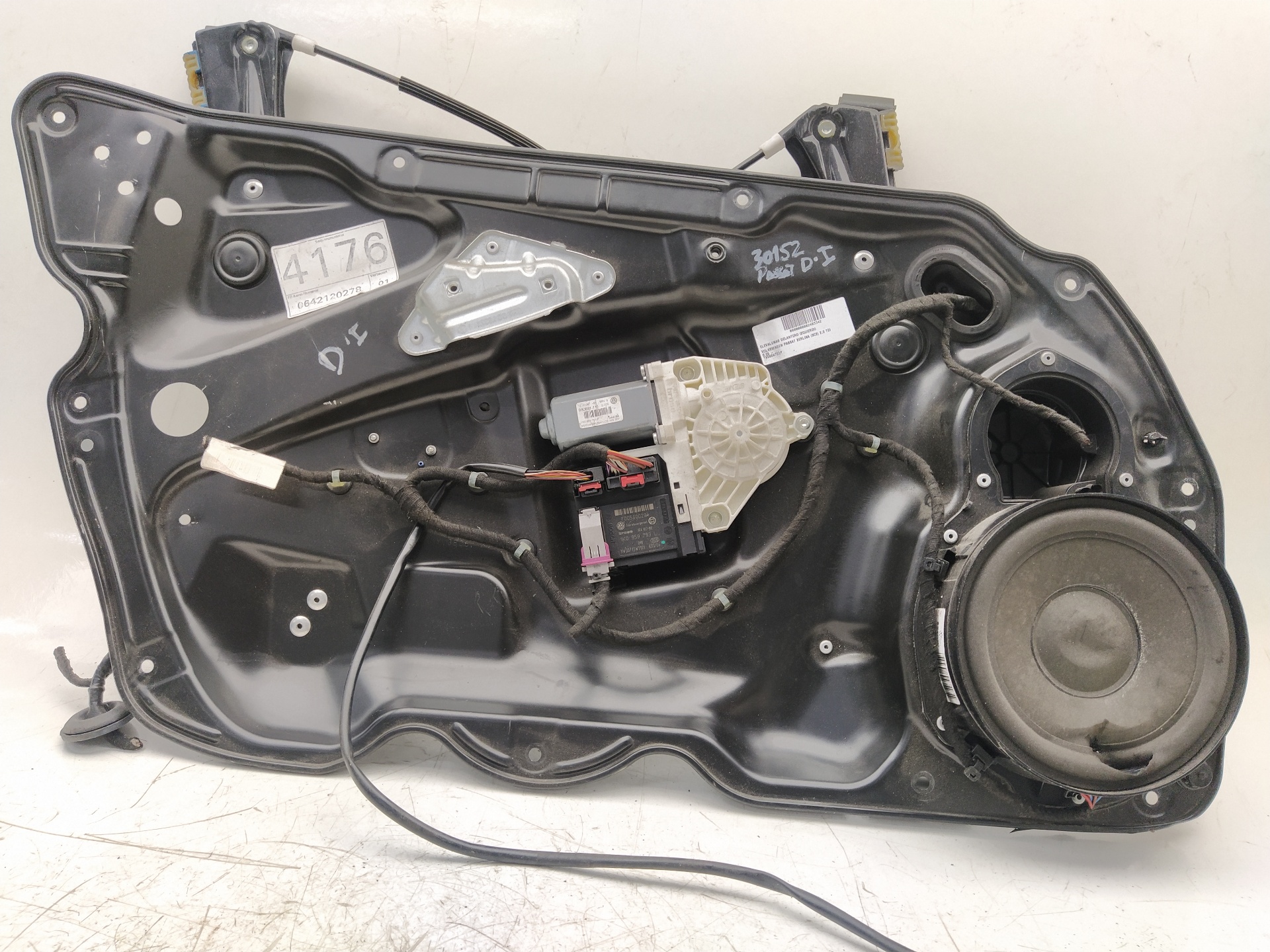 CHEVROLET Regulator de geam ușă stânga față 1K0959701P 25918318