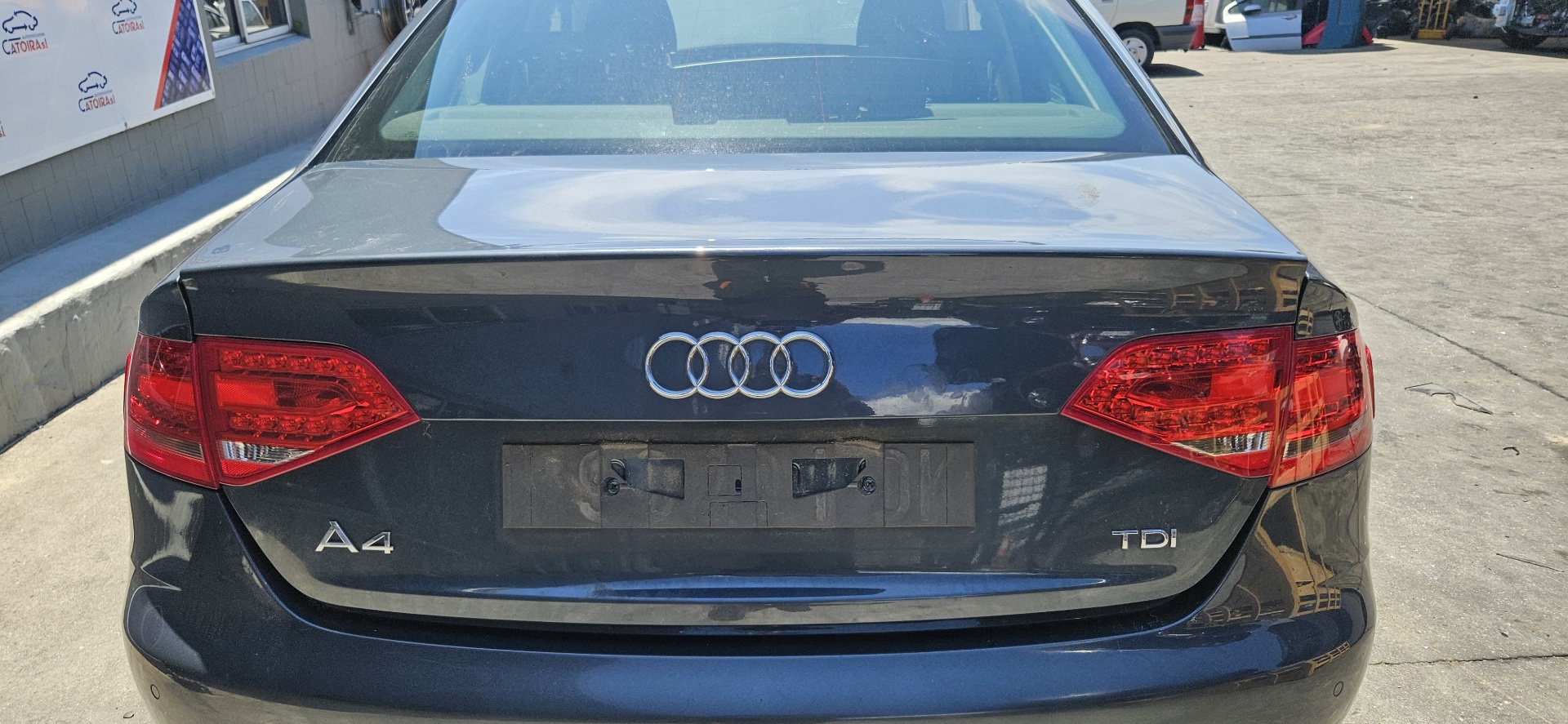 AUDI A4 B8/8K (2011-2016) Bagāžnieks 25351463