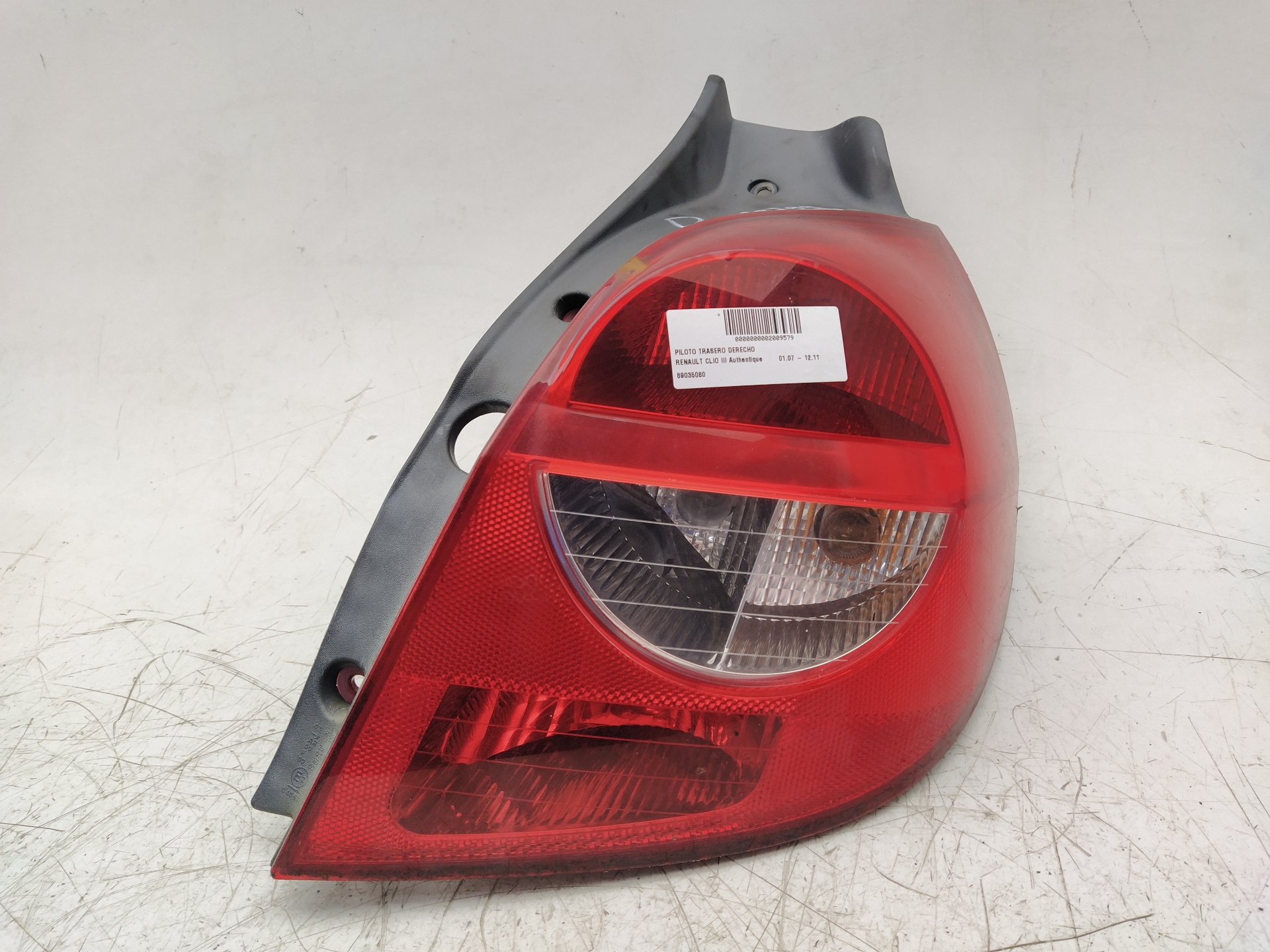 RENAULT Clio 3 generation (2005-2012) Rear Right Taillight Lamp 89035080 24693388