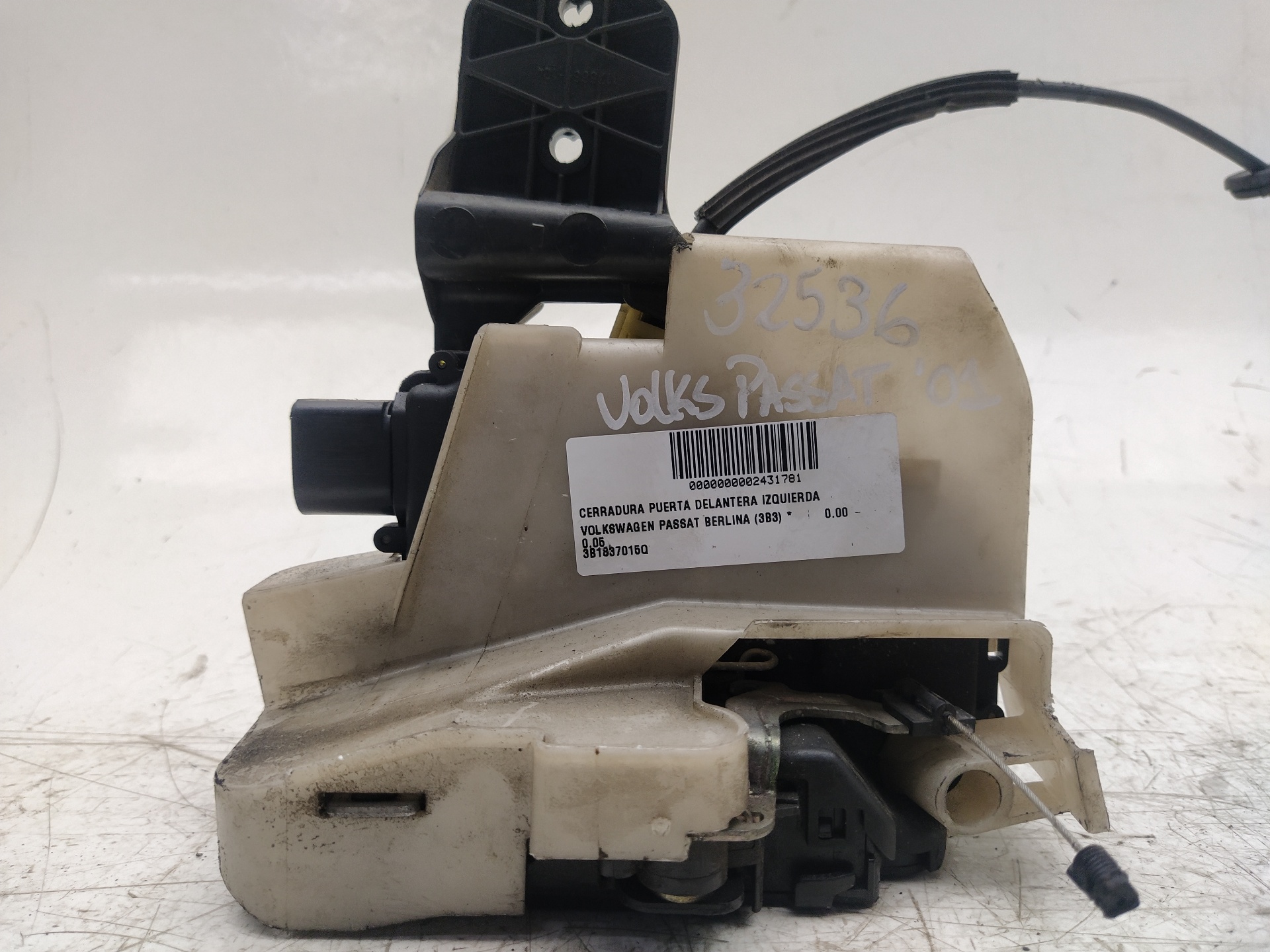 VOLKSWAGEN Passat B5 (1996-2005) Front Left Door Lock 3B1837015Q 26361845