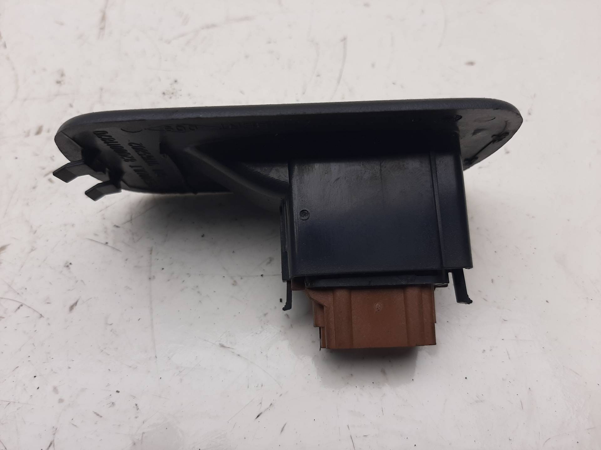 NISSAN Primastar 1 generation (2002-2014) Front Right Door Window Switch 8200011870, 91165802 18567058