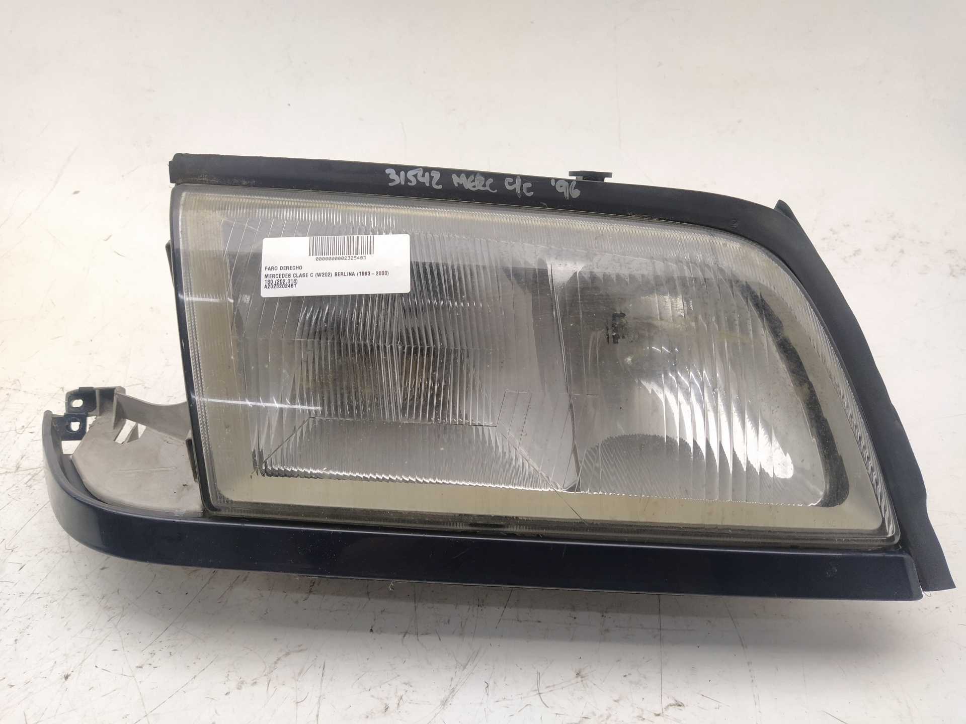 MERCEDES-BENZ C-Class W202/S202 (1993-2001) Front Right Headlight A2028202461 24026066