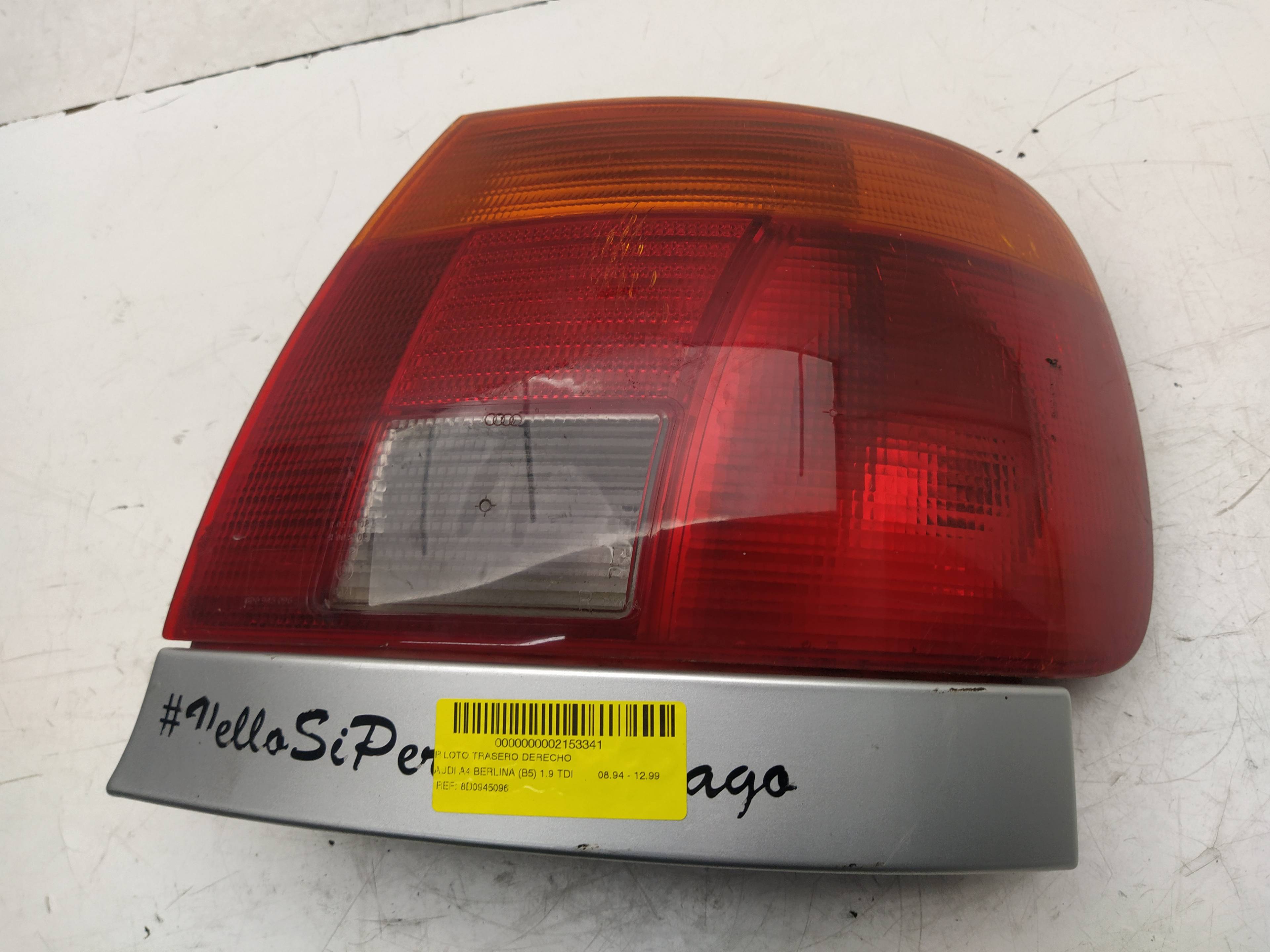 HONDA A4 B5/8D (1994-2001) Galinis dešinys žibintas 8D0945096 18622510