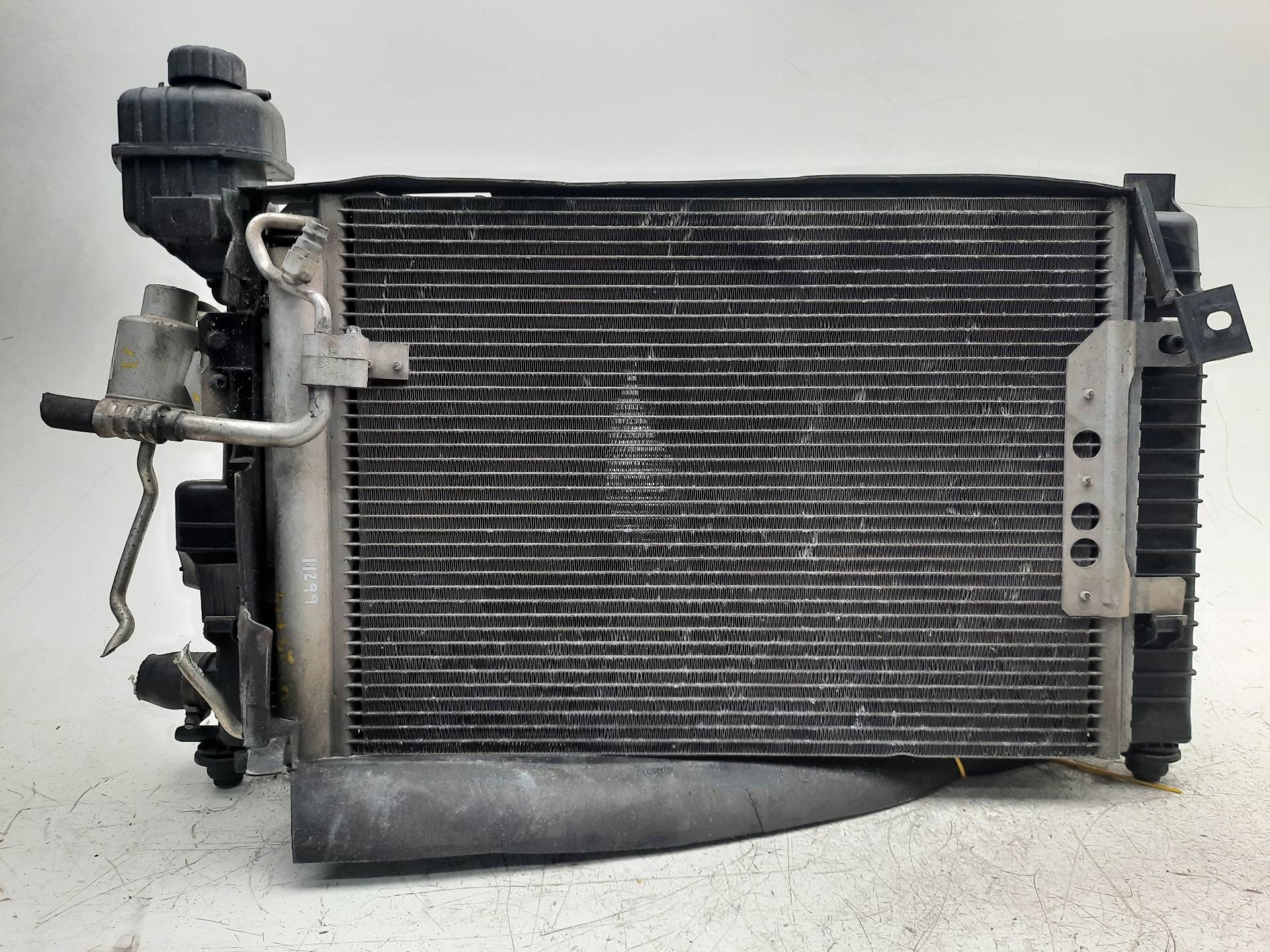 MERCEDES-BENZ A-Class W168 (1997-2004) Gaisa kondensācijas radiators A1685001702 18574847