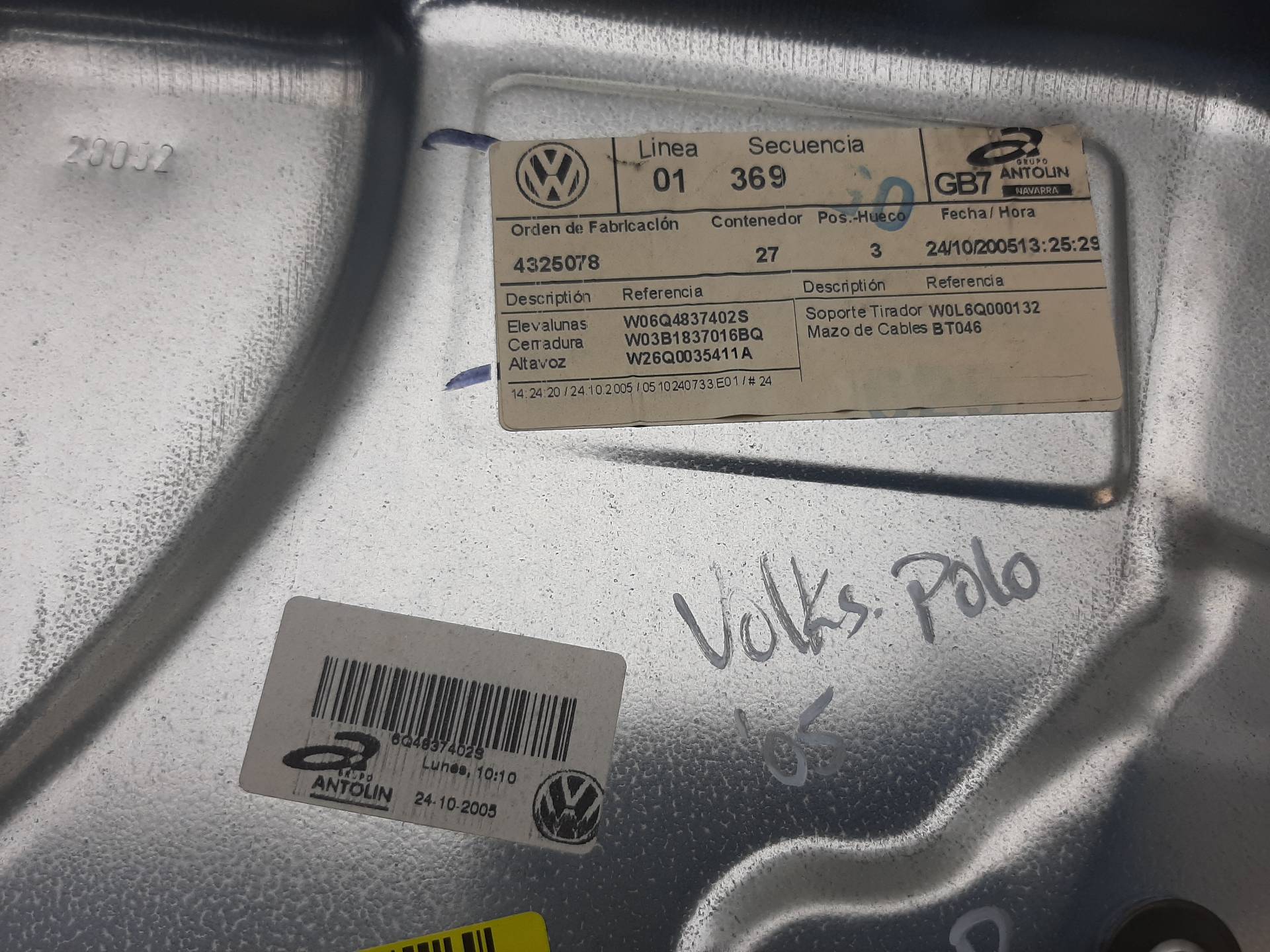 VOLKSWAGEN Polo 4 generation (2001-2009) Стеклоподъемник передней правой двери 6Q4837402, 6Q0837138, 6Y2959801 18552571