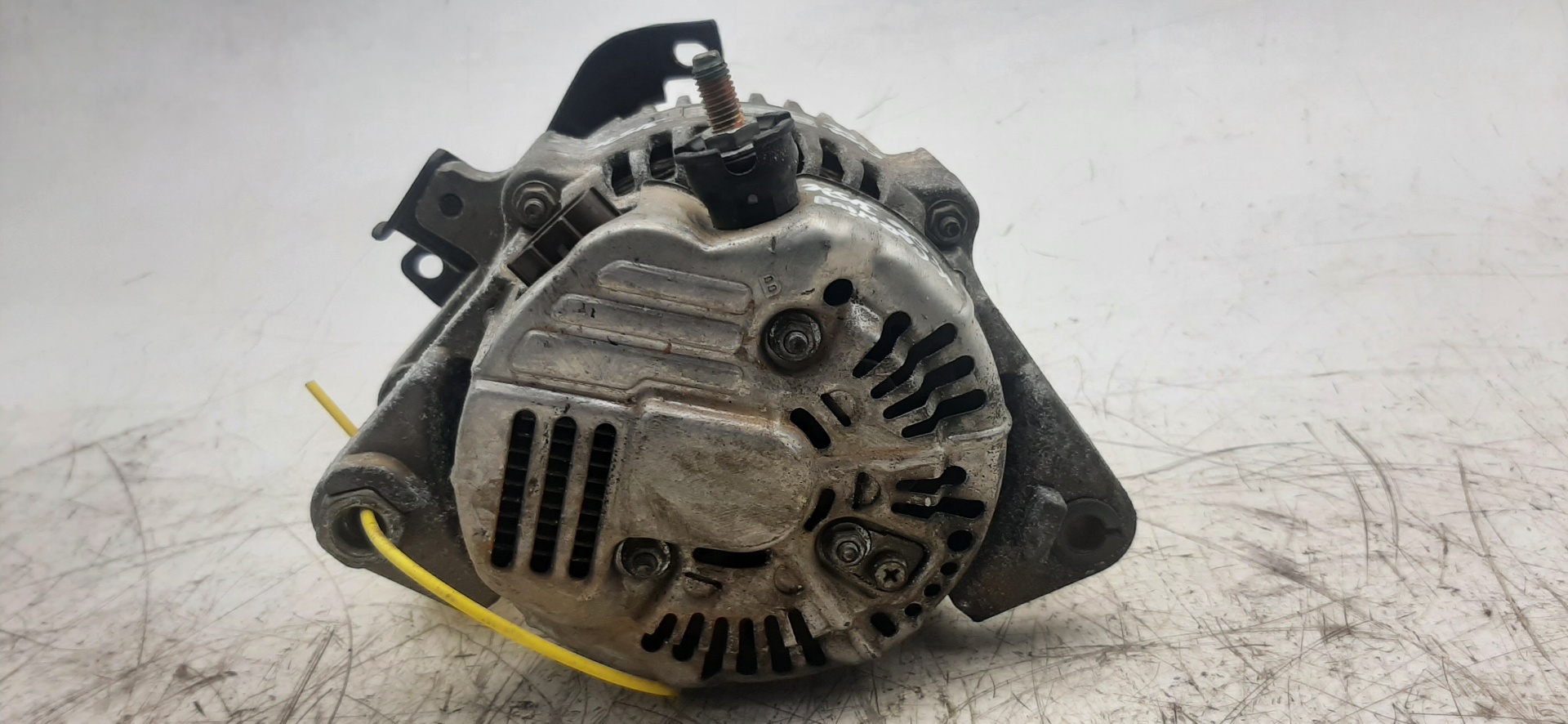 KIA Carnival 2 generation (2006-2010) Alternator 373004X900, 021319221 23856559