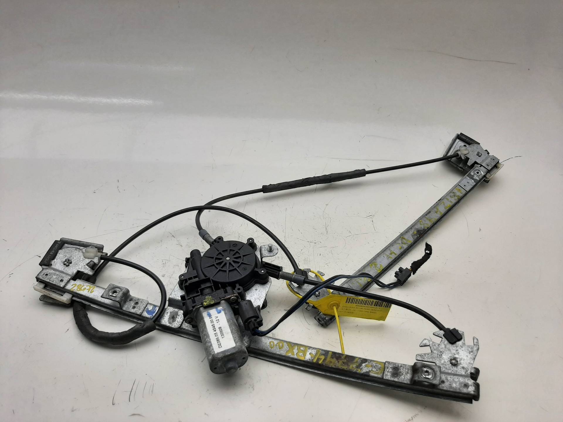 NISSAN Cordoba 1 generation (1993-2003) Front Right Door Window Regulator D239905 18572831