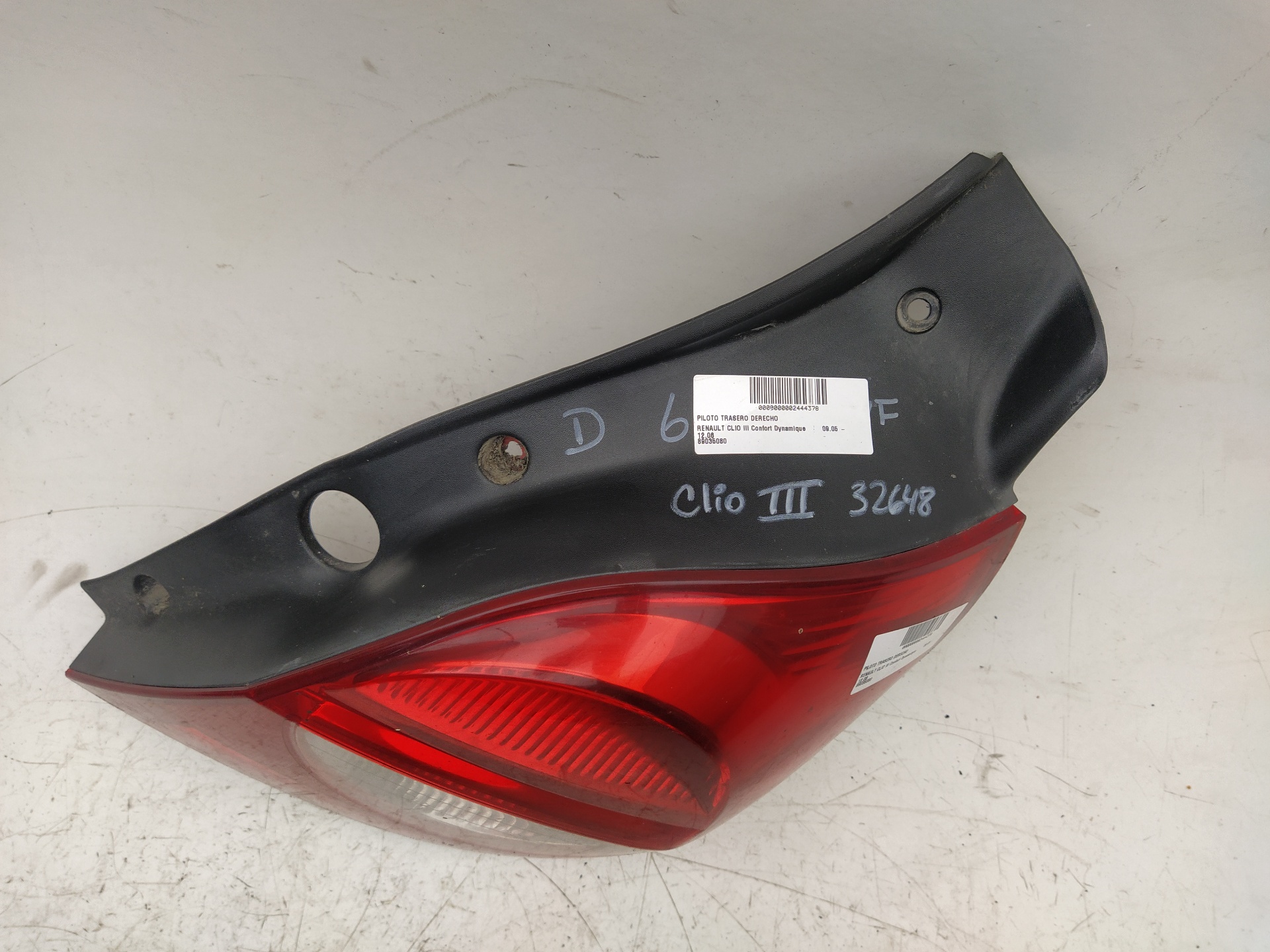 RENAULT Clio 3 generation (2005-2012) Rear Right Taillight Lamp 89035080 26409597