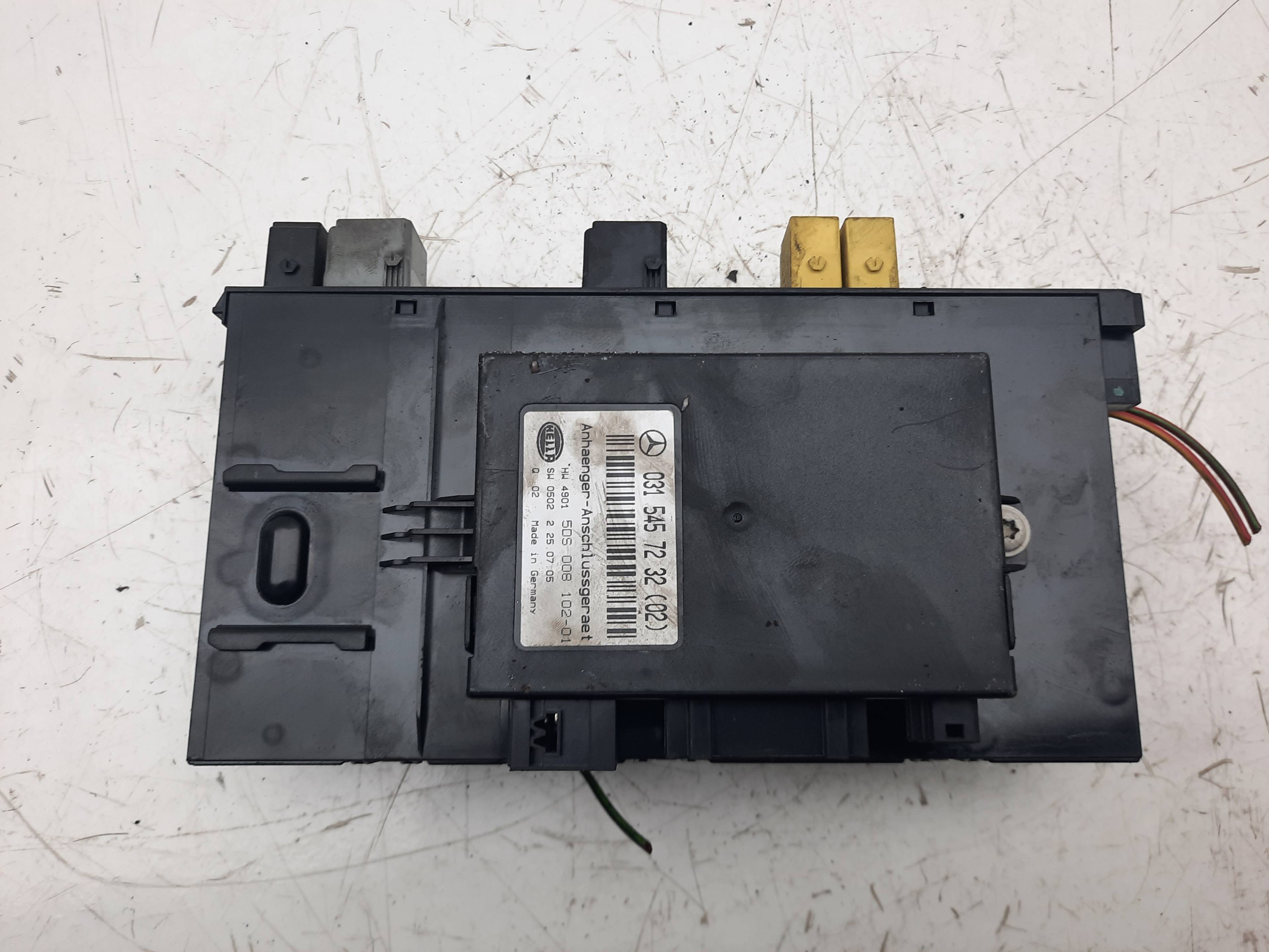 MERCEDES-BENZ C-Class W203/S203/CL203 (2000-2008) Fuse Box 2035450701 18546011