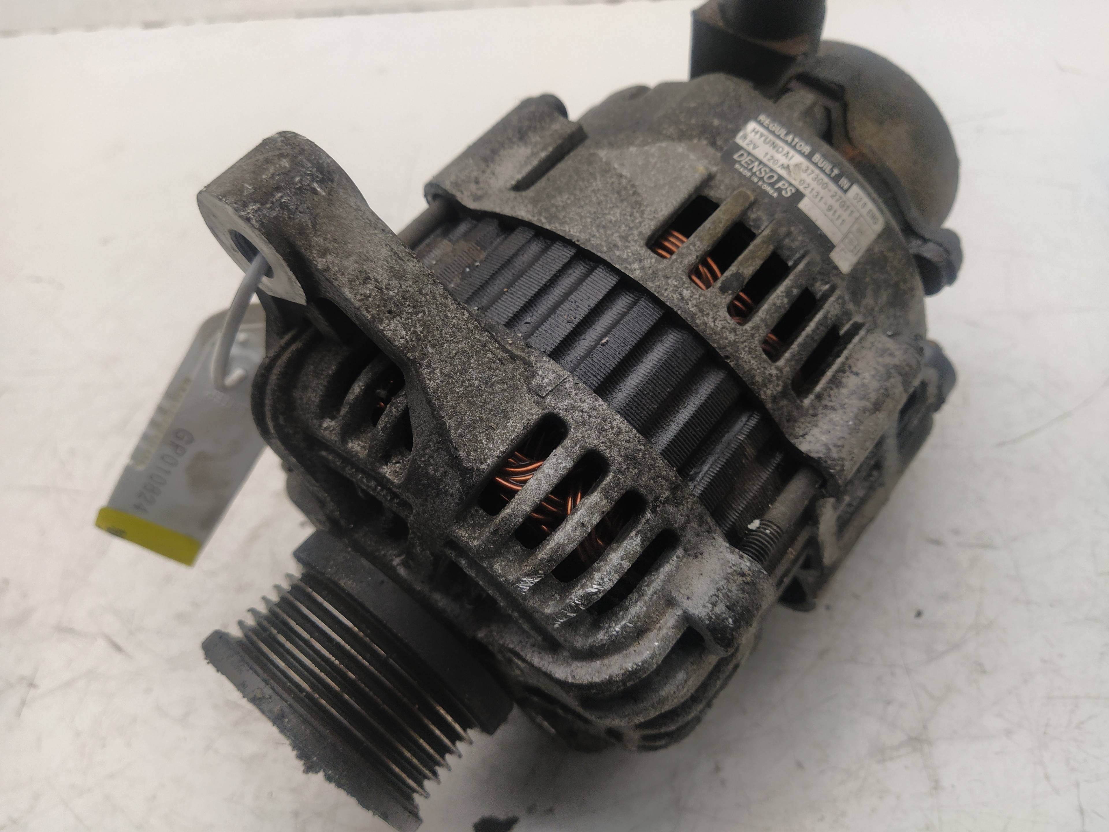 KIA Carens 2 generation (2002-2006) Alternator 3730027011 18635465