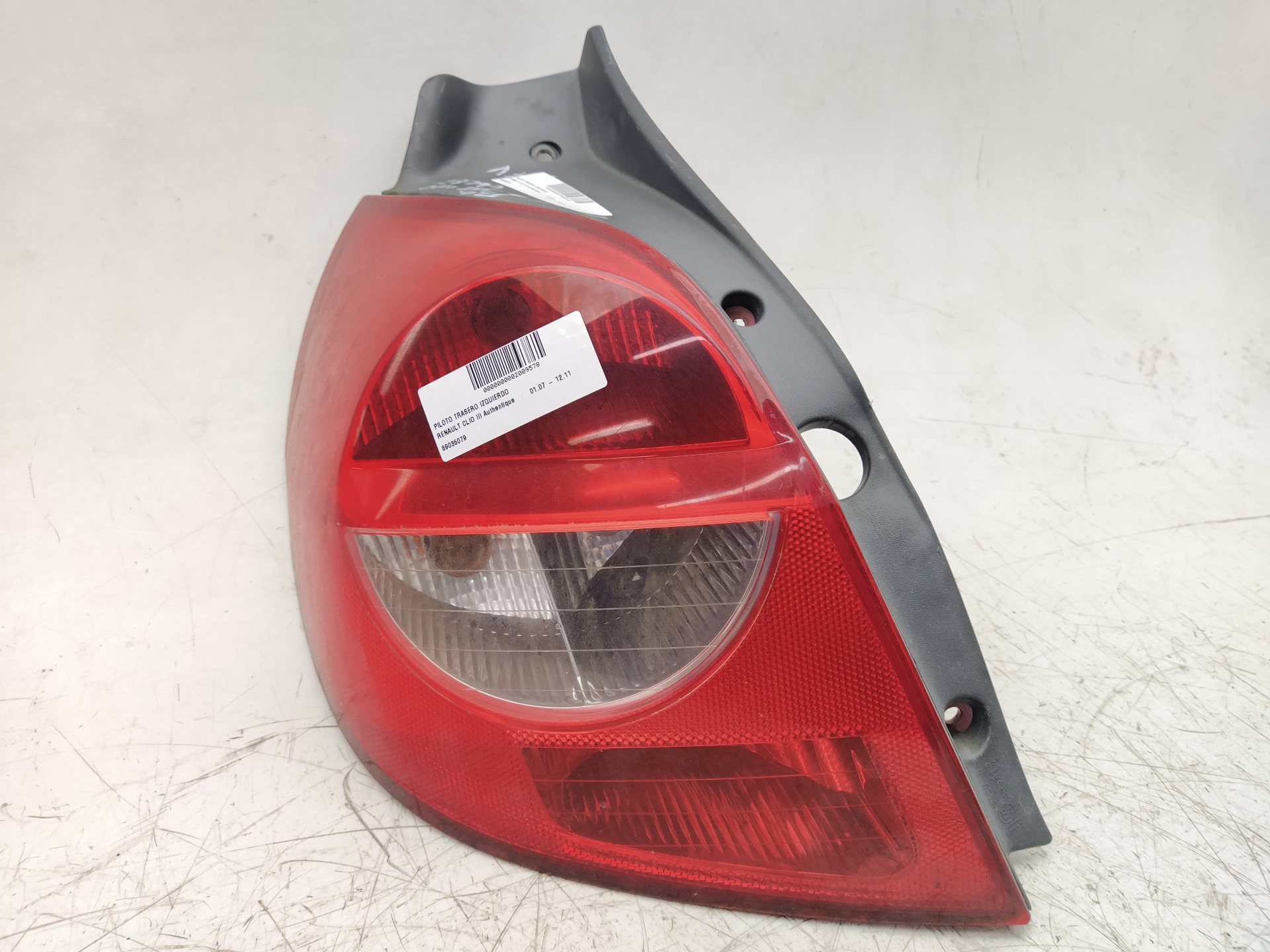 RENAULT Clio 3 generation (2005-2012) Venstre baglygte 89035079 24693382