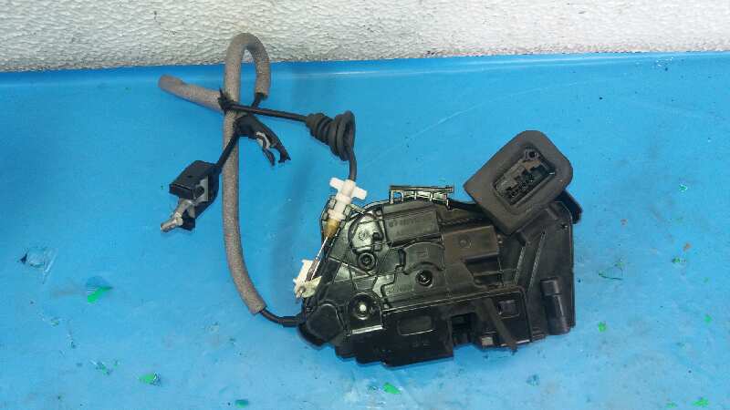 VOLKSWAGEN Polo 5 generation (2009-2017) Front Right Door Lock 5K1837016D 18414604