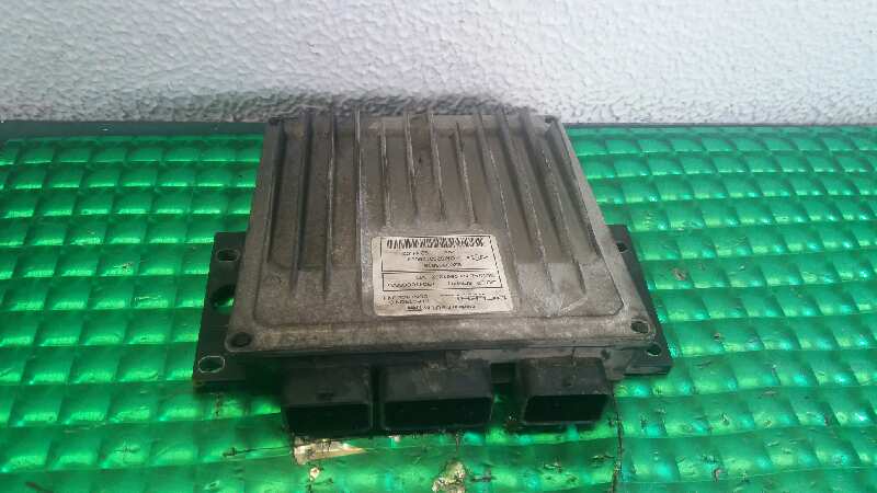 RENAULT Clio 2 generation (1998-2013) Engine Control Unit ECU 8200303619 18409144