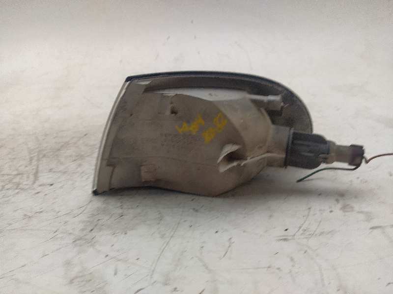AUDI A4 B5/8D (1994-2001) Front Right Fender Turn Signal 1315106919 18566406