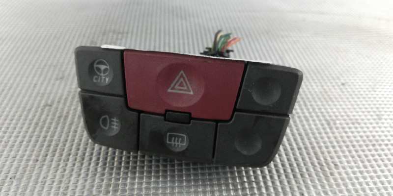 FIAT Panda 2 generation (2003-2011) Bouton de danger 735357113 18477353