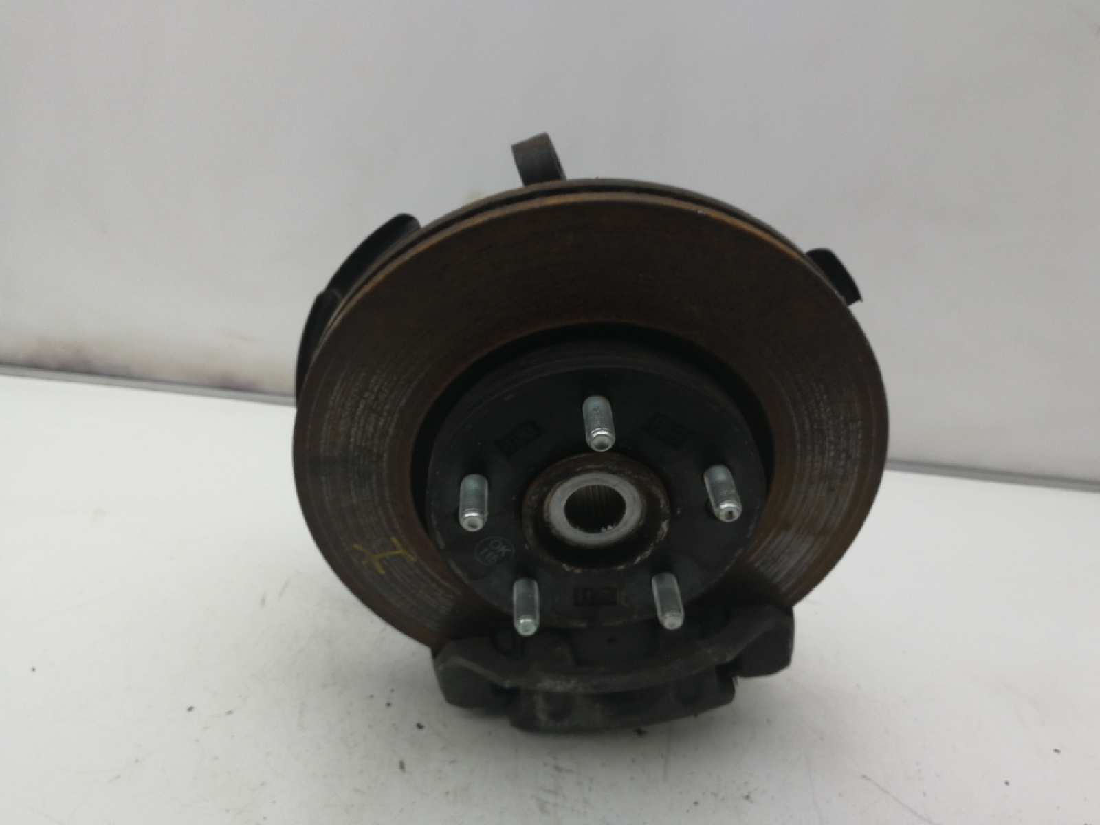 HYUNDAI i30 FD (1 generation) (2007-2012) Front Left Wheel Hub 517152H100 18514725