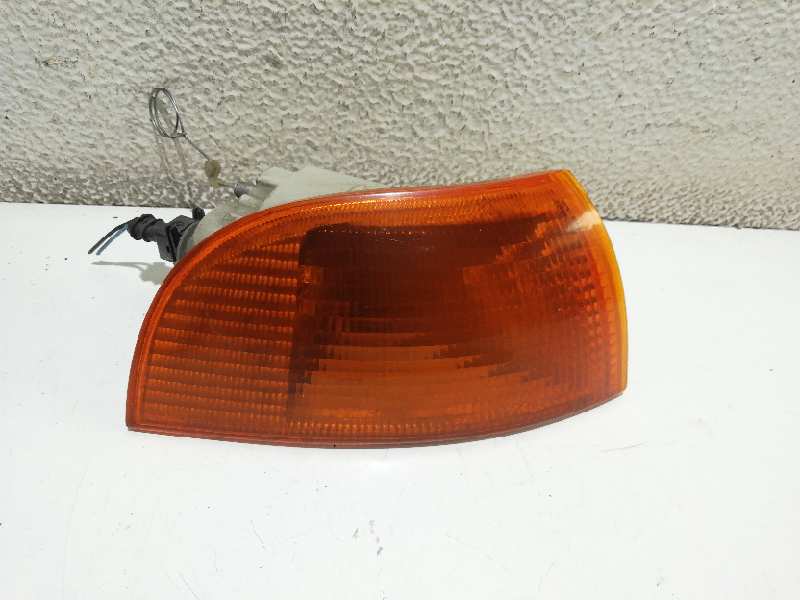 FIAT Punto 1 generation (1993-1999) Front Right Fender Turn Signal 46402655, 46402657 18528475