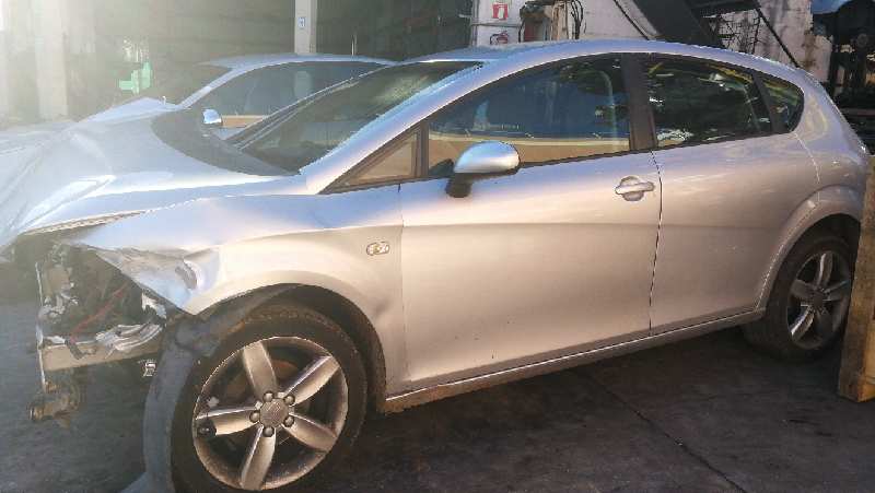 CHEVROLET Leon 2 generation (2005-2012) Стеклоподъемник задней правой двери 1K0959704N 18472453