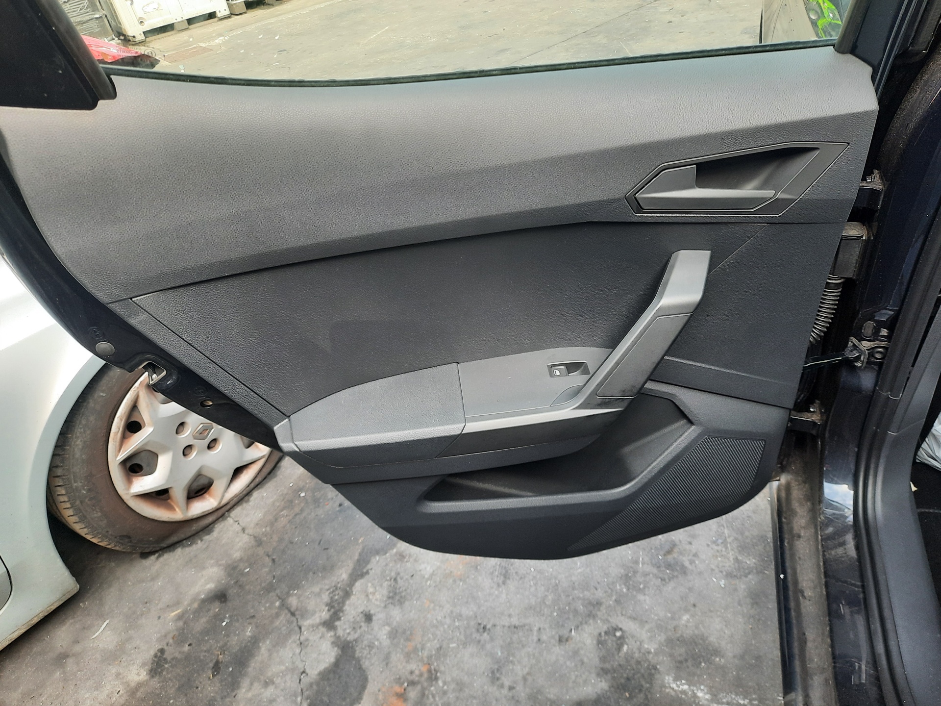 SEAT Alhambra 2 generation (2010-2021) Стеклоподъемник задней левой двери 6F0839461C 18784878