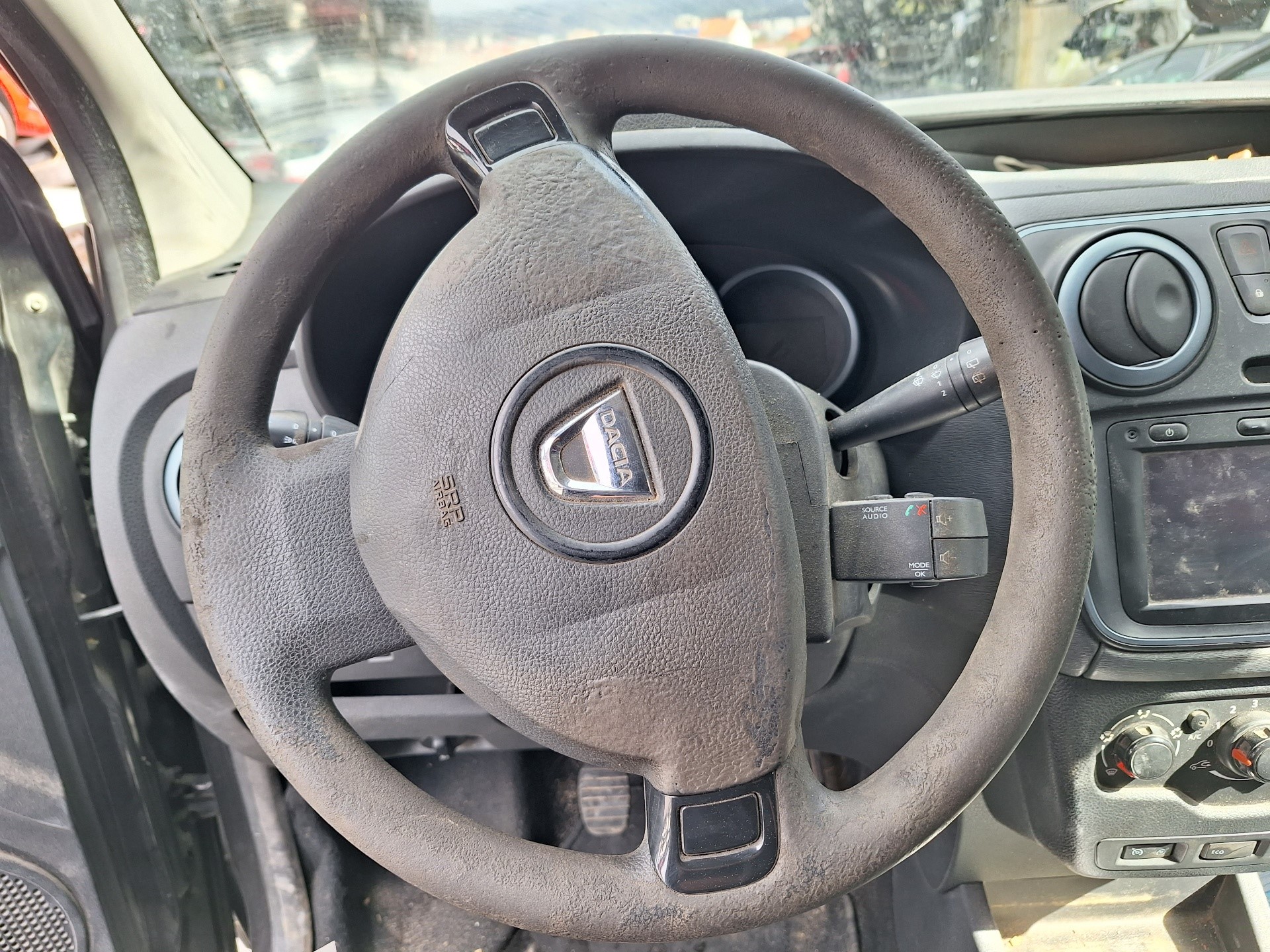 DACIA Duster 1 generation (2010-2017) Steering Wheel 484001085R 24291064