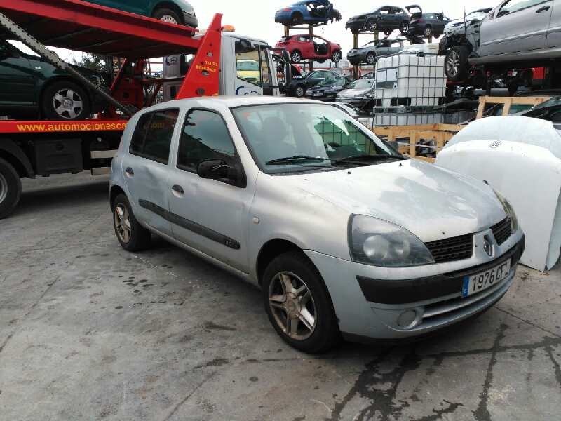 RENAULT Clio 2 generation (1998-2013) Váltóáramú generátor 8200120286, A002TB6481, 7711497095 18437925