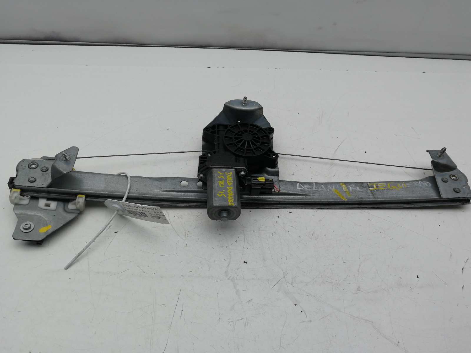 DACIA Duster 1 generation (2010-2017) Front Left Door Window Regulator 807213915, 128001472B, 3Q4163C 18502929