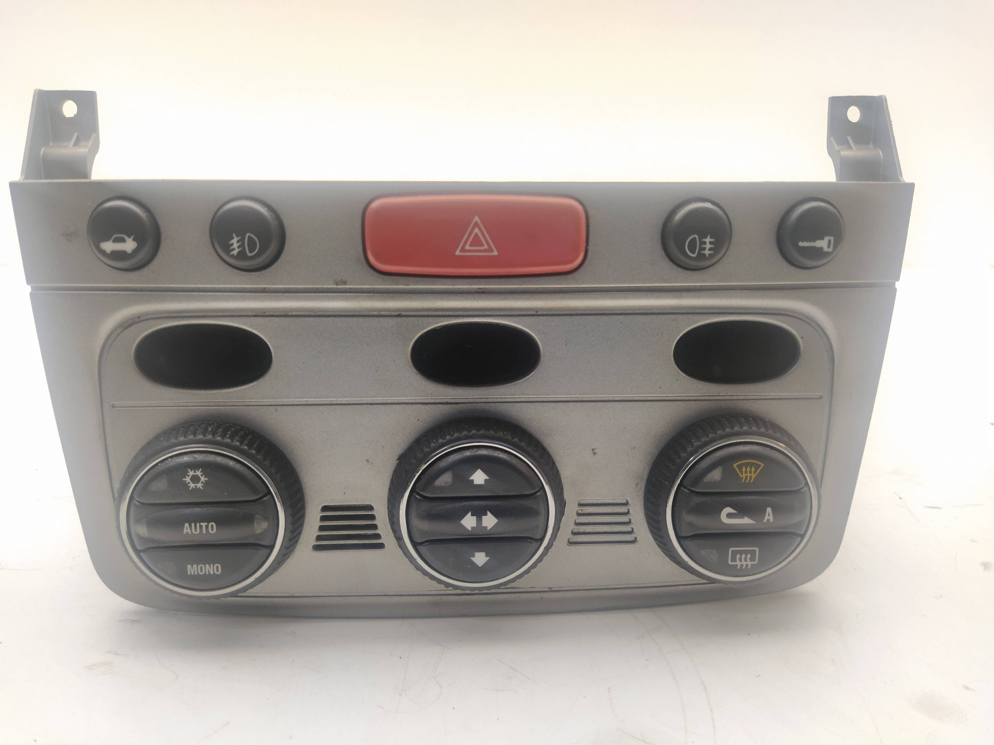 NISSAN 147 2 generation (2004-2010) Unitate de control al climei 07353309240 18604024