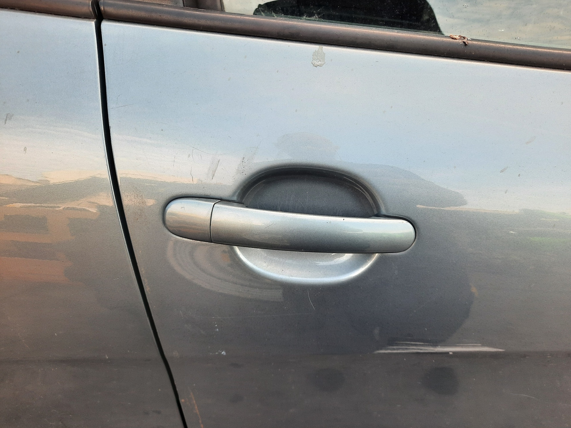 SEAT Leon 2 generation (2005-2012) Priekinių dešinių durų išorinė rankenėlė 3B0837207GGRU 18784935