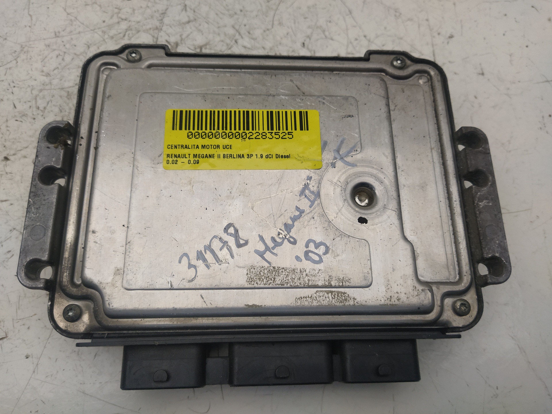 AUDI Megane 2 generation (2002-2012) Engine Control Unit ECU 0281011275 21102173