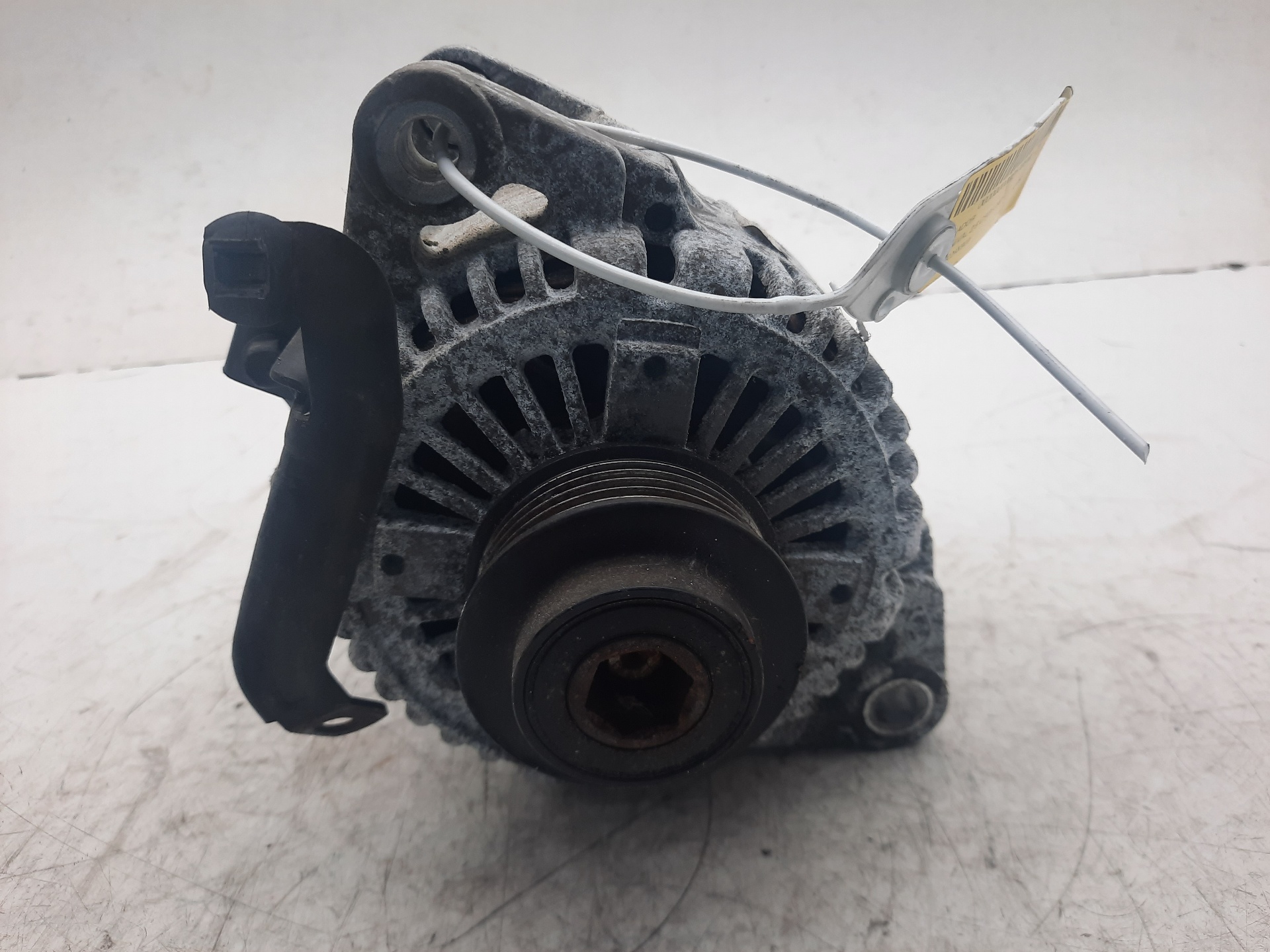 KIA Carnival 2 generation (2006-2010) Alternator 373004X900 18627396