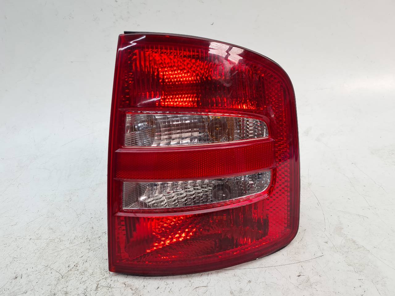 MAZDA Fabia 6Y (1999-2007) Rear Right Taillight Lamp 6Y9945258 18562121