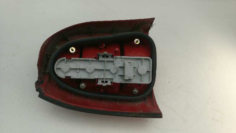 AUDI A4 B5/8D (1994-2001) Rear Right Taillight Lamp 8D9945257 18519043