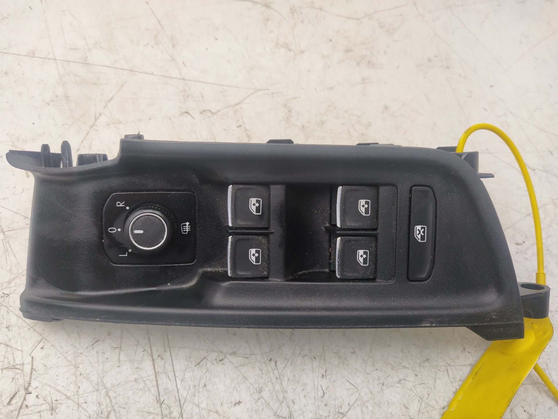 AUDI A1 GB (2018-2024) Кнопка стеклоподъемника передней левой двери 5G0959857G, 82B867255 23953358