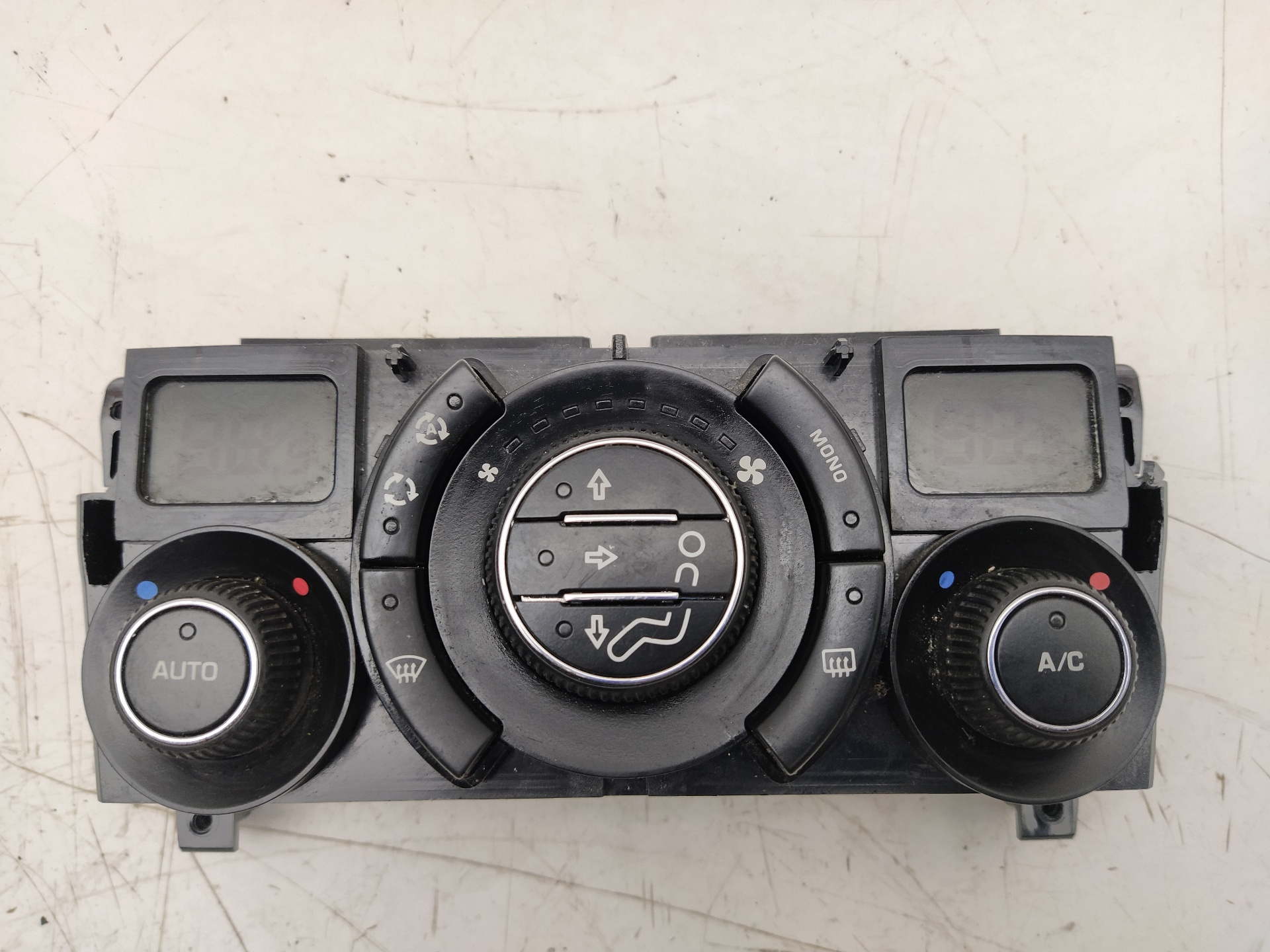 PEUGEOT 3008 1 generation (2010-2016) Climate  Control Unit 96738320XT 26409455