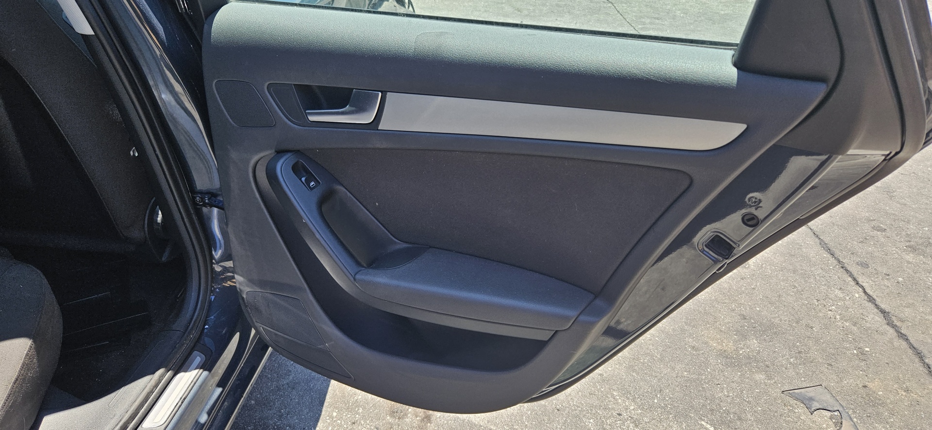 AUDI A4 B8/8K (2011-2016) Стеклоподъемник задней правой двери 25351412