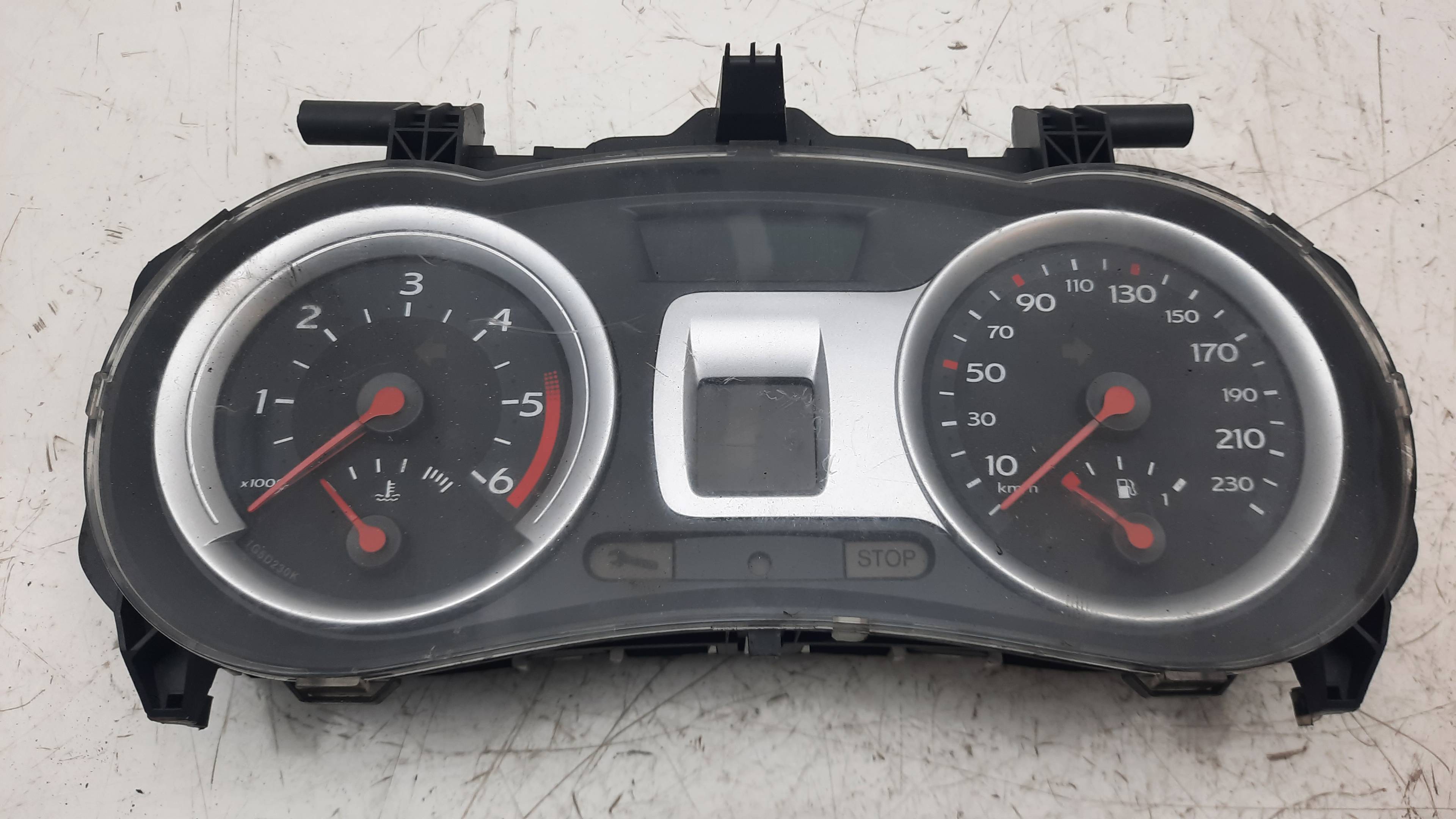 AUDI A8 D2/4D (1994-2002) Compteur de vitesse 8200761863 27286186