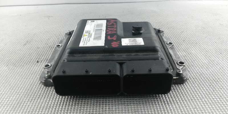 OPEL Astra J (2009-2020) Engine Control Unit ECU 55575315,MB2758009553 18476457